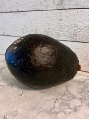 Avocado, konstgjord frukt 11 cm